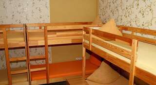 Хостел Актеон Линдрос Калининград Кровать в общем номере для мужчин и женщин с 8 кроватями-4